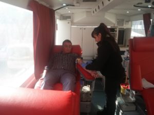 Sağlık Müdürlüğü kan vererek can verdi