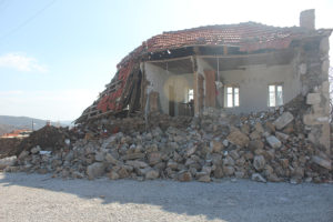 Acil yıkılacak 115 ev tespit edildi