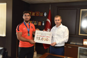 Başkan Kuzu’dan 15.000’lik ödül