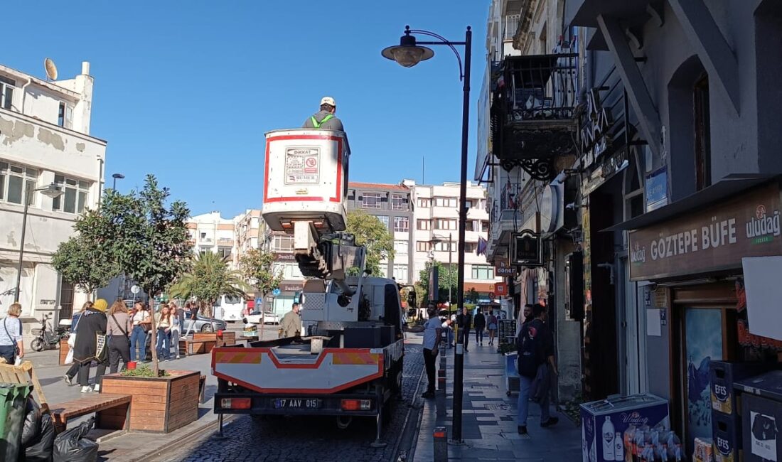 Çanakkale Belediyesi’ne bağlı ekipler,