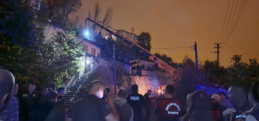 Zonguldak’ta kömür yüklü tır,