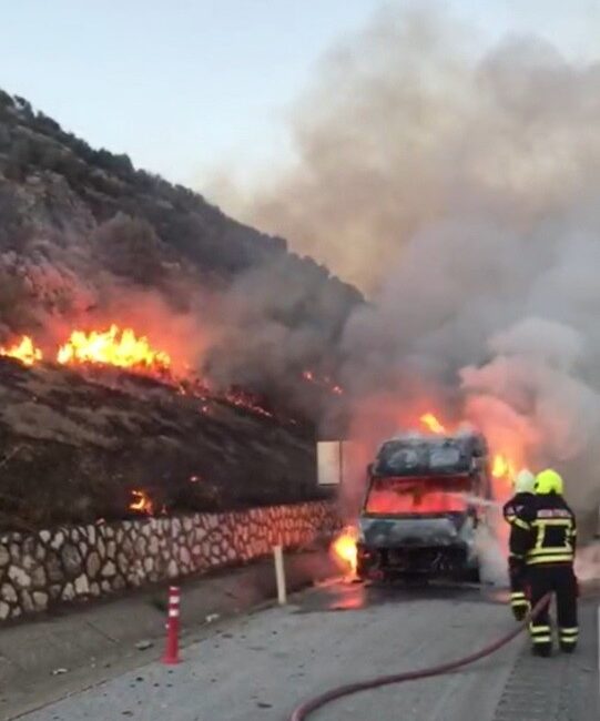 Mersin’in Tarsus ilçesinde otoyolda