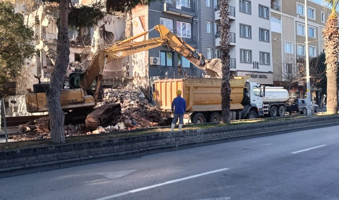 Çanakkale Merkez Cumhuriyet Meydanı’nda