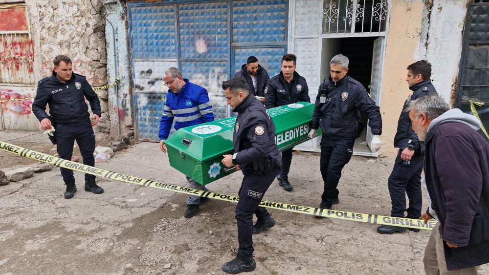 Aksaray’da yakınlarının dünden beri