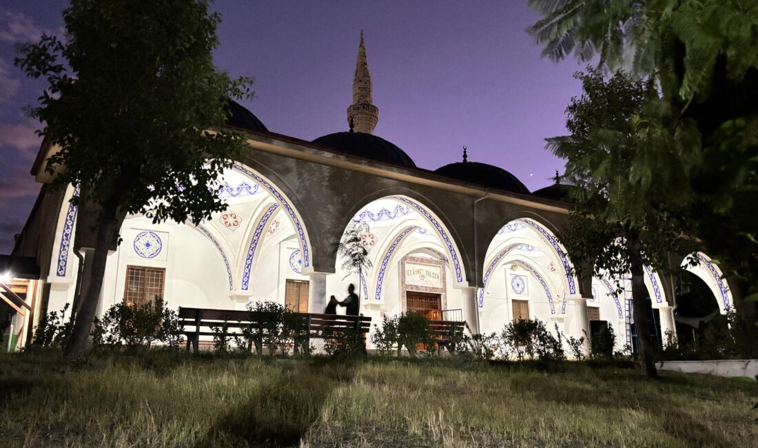 Adana’da cami içerisinde 16