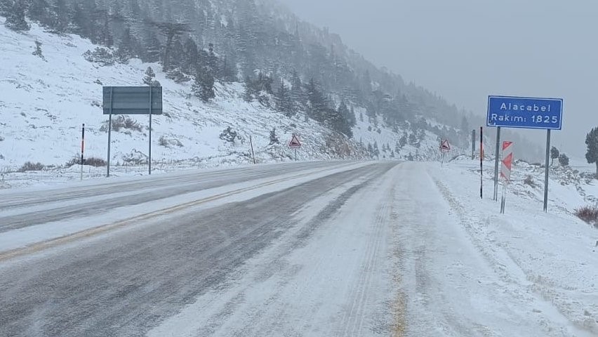 Alacabel’e mevsimin ilk karı düştü  