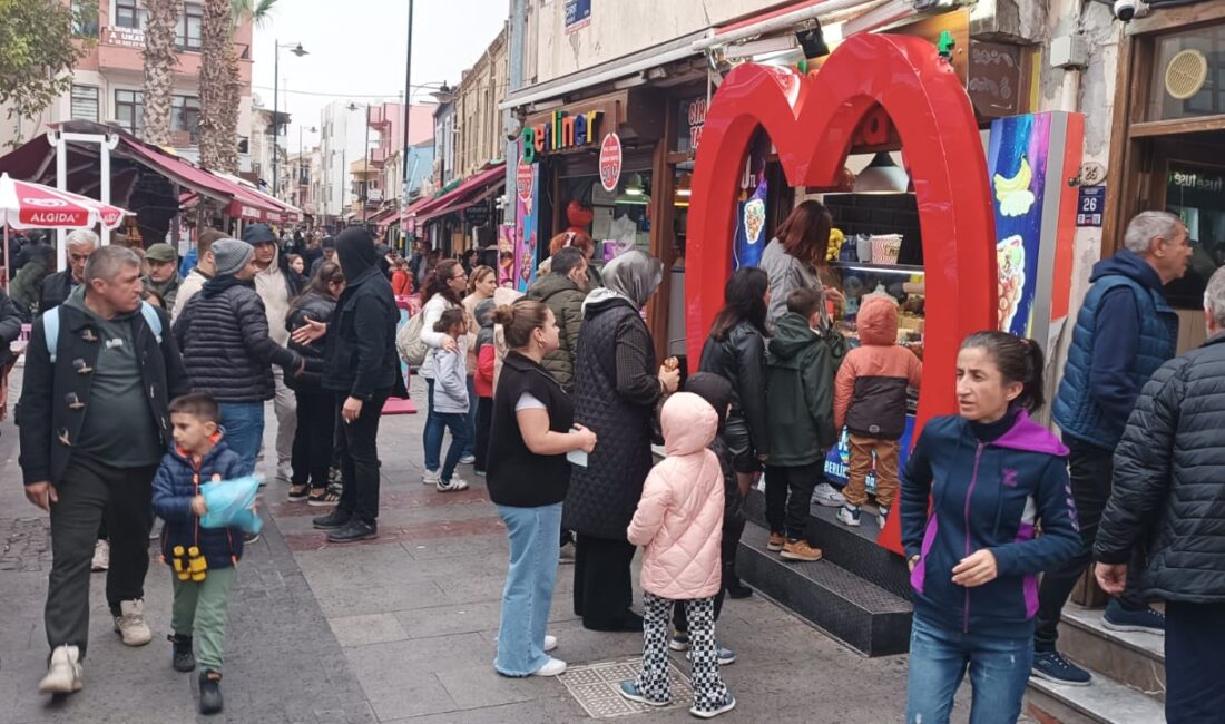 Çanakkale merkezde Çarşı Caddesi