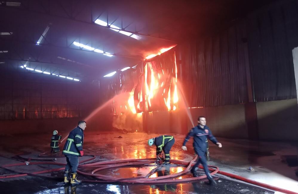 Adana’da geri dönüşüm fabrikasında