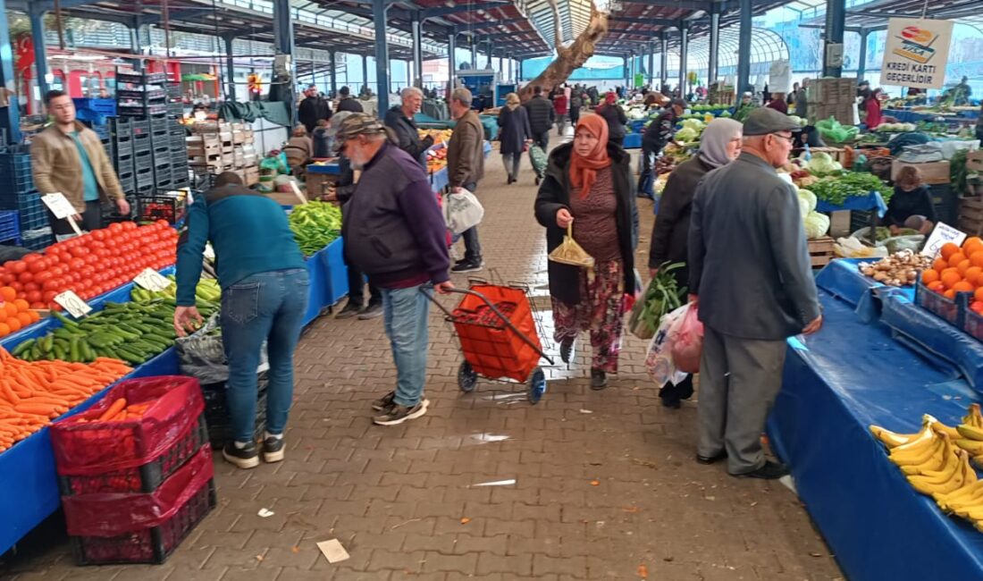 Semt pazarlarındaki tezgahları kış